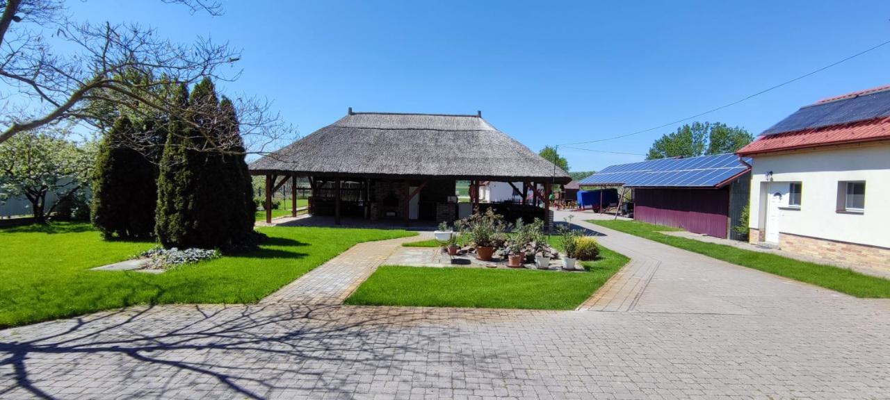 Village Garden Family Guest House Tiszakanyar Екстер'єр фото