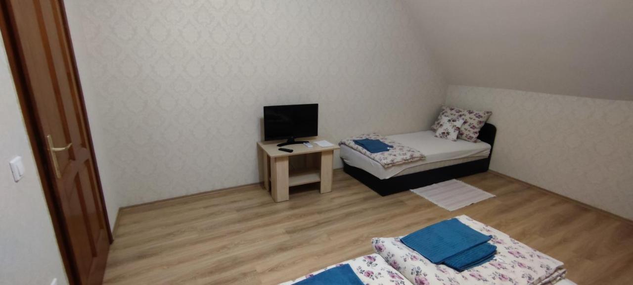 Village Garden Family Guest House Tiszakanyar Екстер'єр фото