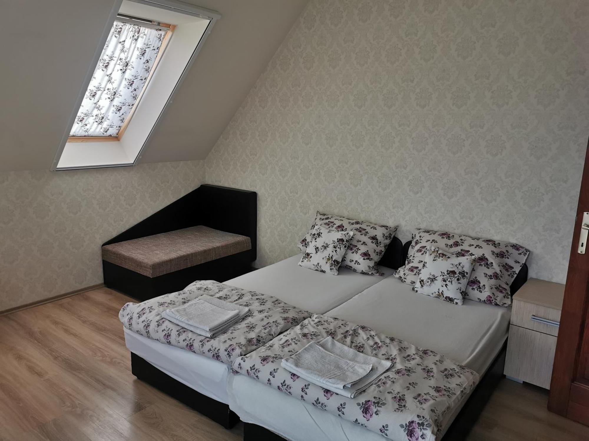 Village Garden Family Guest House Tiszakanyar Екстер'єр фото